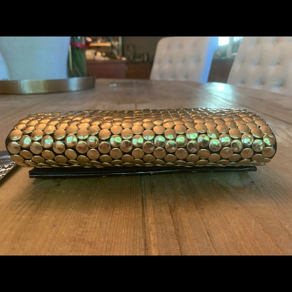 🔥Reduced $20!🔥 Gold & Black Metal stud Clutch - Picture 4 of 6